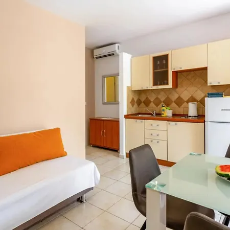 Tino Apartament Sukošan